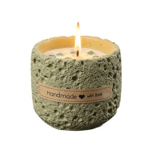 Cedarwood Soy Blend Candle in Moss Green Concrete Vessel — 200 g, Lead-Free Cotton Wick, Textured Concrete